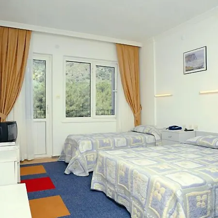 Pineta Club 4* מרמריס